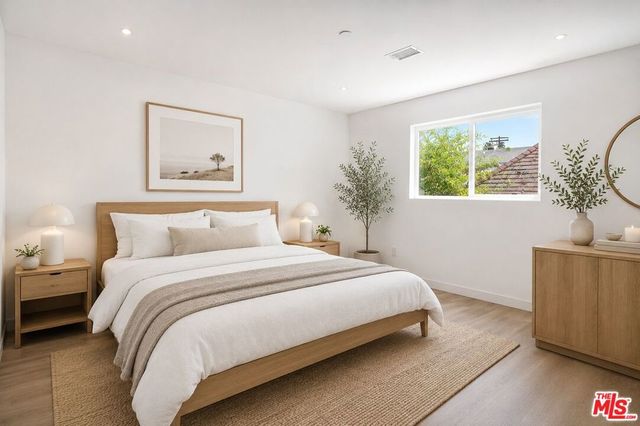 14167 Calvert Street, Los Angeles, CA 91401