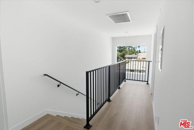 14167 Calvert Street, Los Angeles, CA 91401