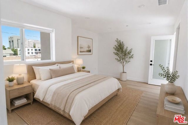 14167 Calvert Street, Los Angeles, CA 91401
