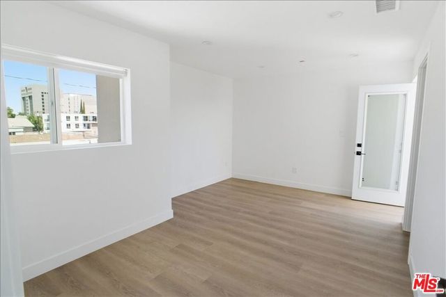 14167 Calvert Street, Los Angeles, CA 91401