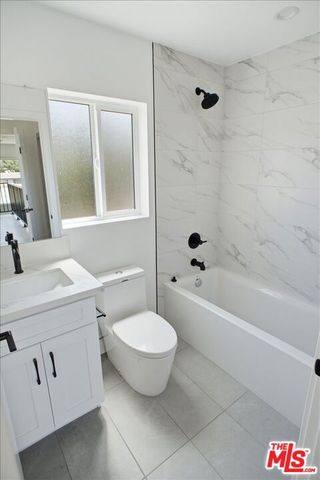 14167 Calvert Street, Los Angeles, CA 91401