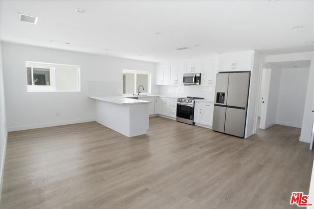 14167 Calvert Street, Los Angeles, CA 91401