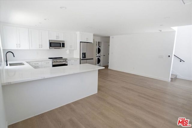 14167 Calvert Street, Los Angeles, CA 91401