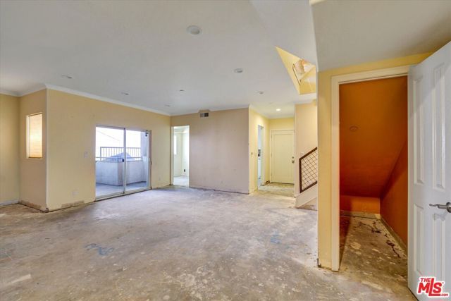 621 E Olive Avenue 106, Burbank, CA 91501