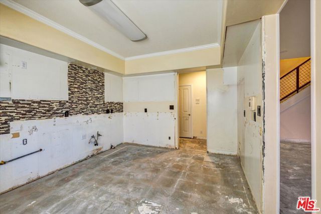 621 E Olive Avenue 106, Burbank, CA 91501