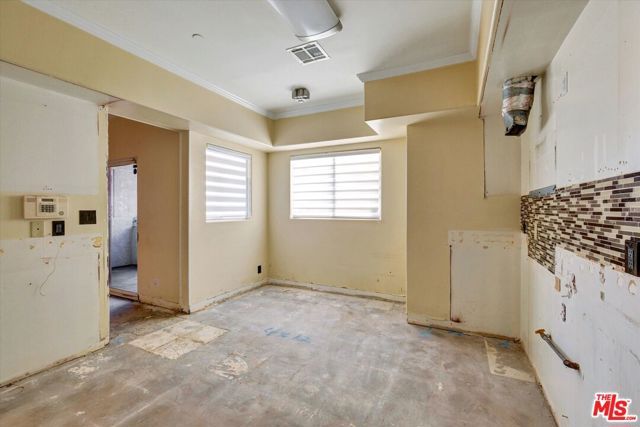 621 E Olive Avenue 106, Burbank, CA 91501