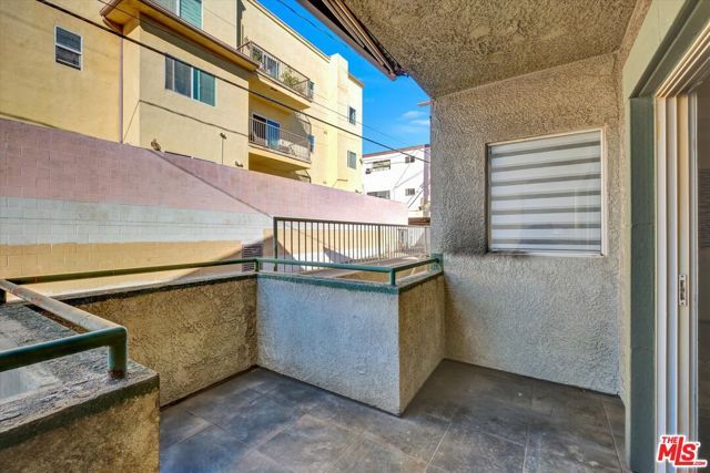 621 E Olive Avenue 106, Burbank, CA 91501