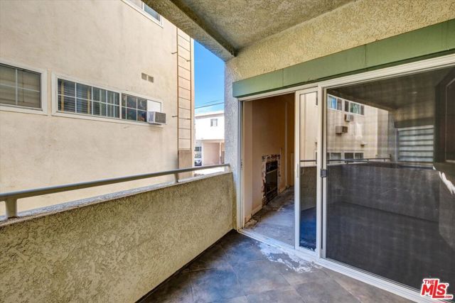 621 E Olive Avenue 106, Burbank, CA 91501