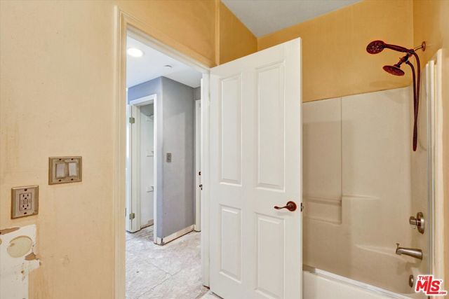 621 E Olive Avenue 106, Burbank, CA 91501