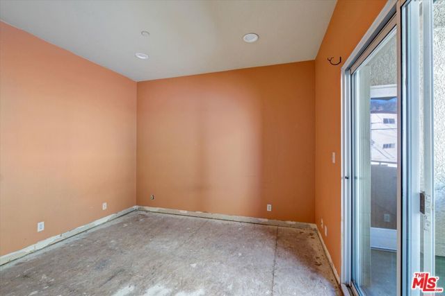 621 E Olive Avenue 106, Burbank, CA 91501