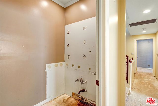 621 E Olive Avenue 106, Burbank, CA 91501