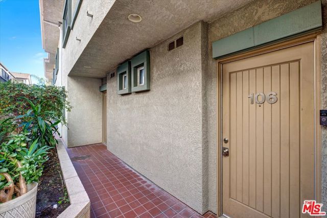 621 E Olive Avenue 106, Burbank, CA 91501