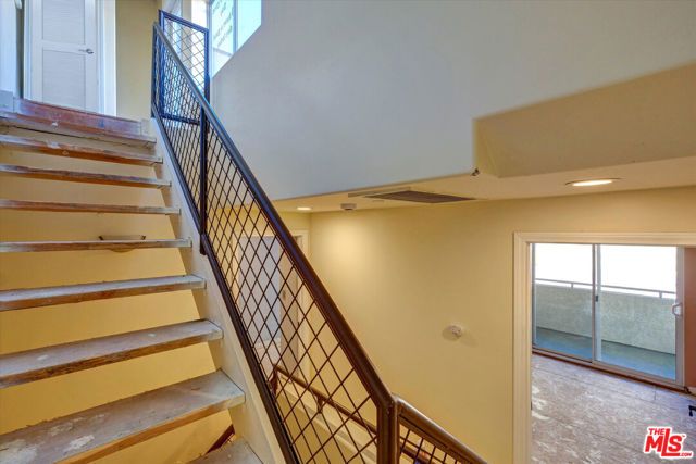 621 E Olive Avenue 106, Burbank, CA 91501