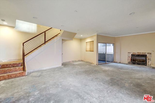 621 E Olive Avenue 106, Burbank, CA 91501