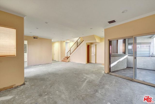 621 E Olive Avenue 106, Burbank, CA 91501