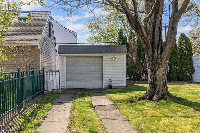 3268 W 142nd Street, Cleveland, OH 44111