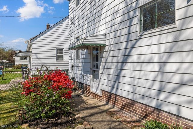 3268 W 142nd Street, Cleveland, OH 44111