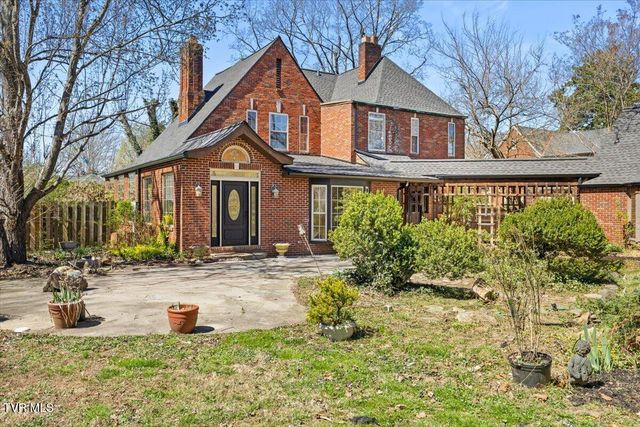 708 North Main Street, Elizabethton, TN 37643