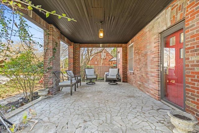 708 North Main Street, Elizabethton, TN 37643