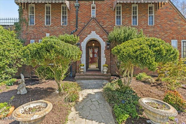 708 North Main Street, Elizabethton, TN 37643