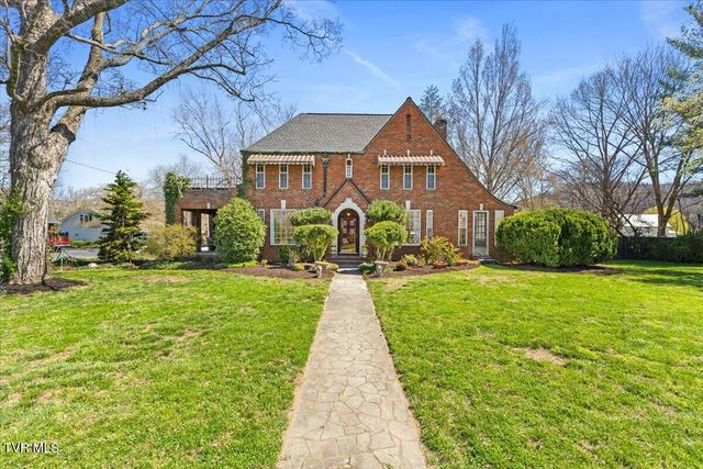 708 North Main Street, Elizabethton, TN 37643