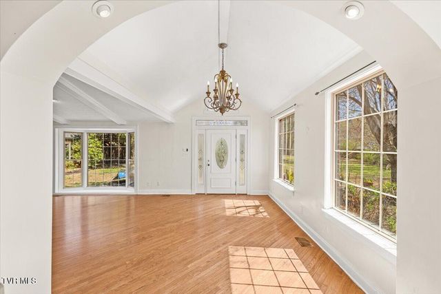 708 North Main Street, Elizabethton, TN 37643