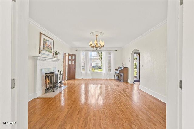 708 North Main Street, Elizabethton, TN 37643