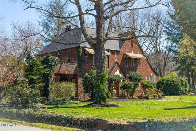 708 North Main Street, Elizabethton, TN 37643