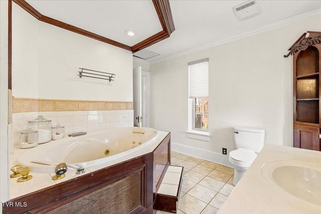 708 North Main Street, Elizabethton, TN 37643