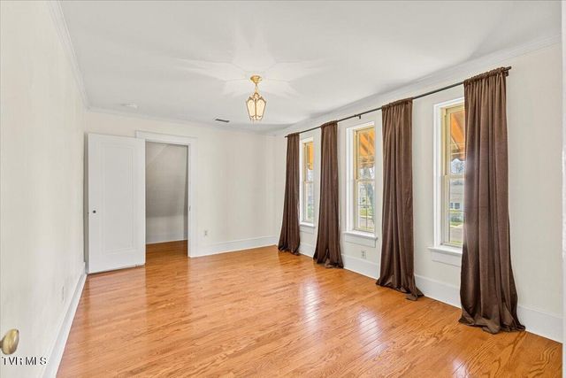 708 North Main Street, Elizabethton, TN 37643