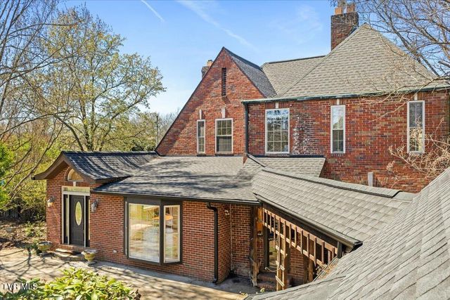 708 North Main Street, Elizabethton, TN 37643