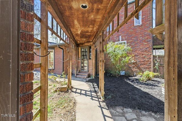 708 North Main Street, Elizabethton, TN 37643