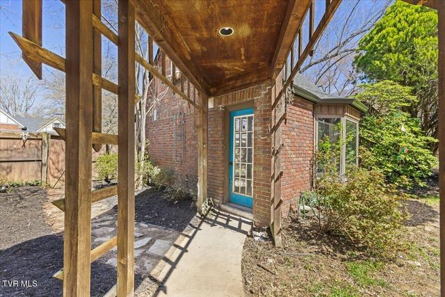 708 North Main Street, Elizabethton, TN 37643