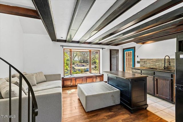 708 North Main Street, Elizabethton, TN 37643