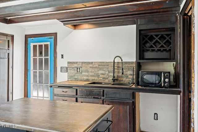 708 North Main Street, Elizabethton, TN 37643