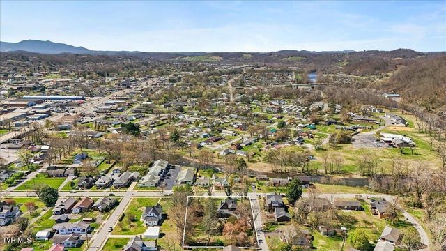 708 North Main Street, Elizabethton, TN 37643