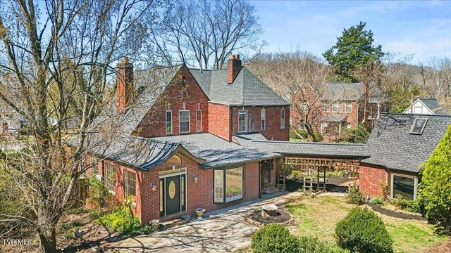 708 North Main Street, Elizabethton, TN 37643