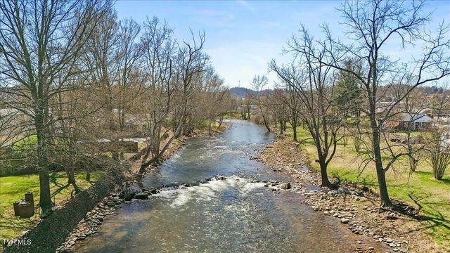 708 North Main Street, Elizabethton, TN 37643