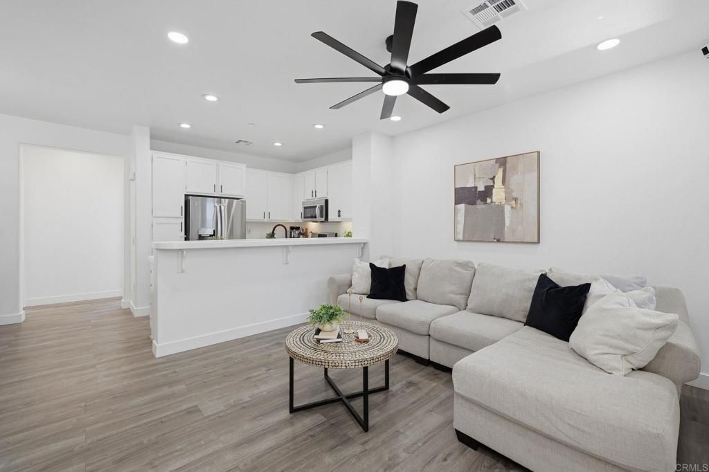 Image 3 of property listing at 1588 Sumac Place, Chula Vista, CA 91915