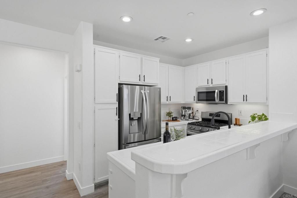 Image 6 of property listing at 1588 Sumac Place, Chula Vista, CA 91915