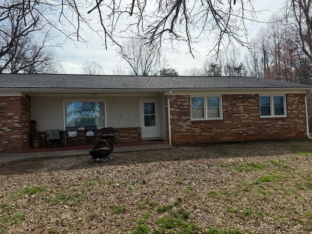 S 1136 County Line RD, Patrick Springs, VA 24133