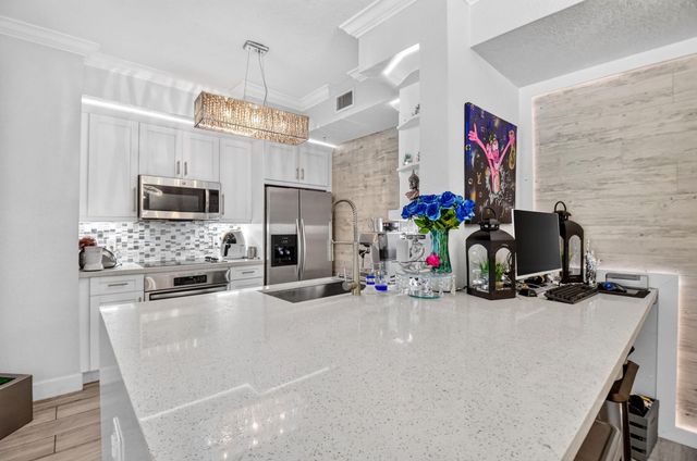 1690 Renaissance Commons Boulevard 1224, Boynton Beach, FL 33426