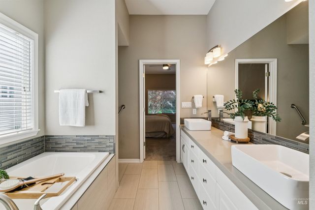3551 N Rock Creek Lane, Garden City, ID 83703