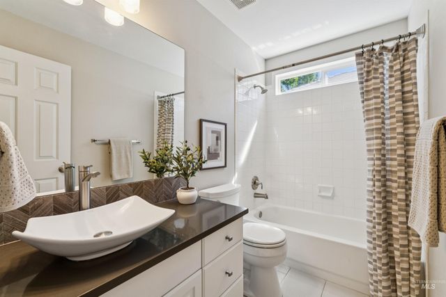 3551 N Rock Creek Lane, Garden City, ID 83703