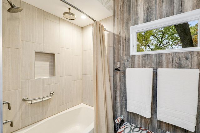 3041 Inverness Lane, Mound, MN 55364