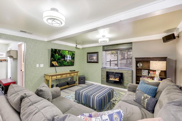 3041 Inverness Lane, Mound, MN 55364