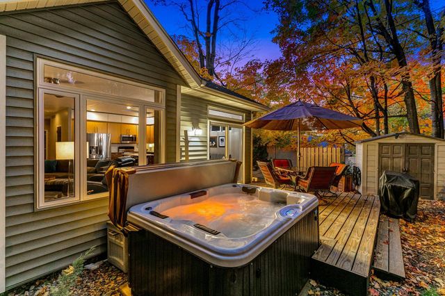 3041 Inverness Lane, Mound, MN 55364