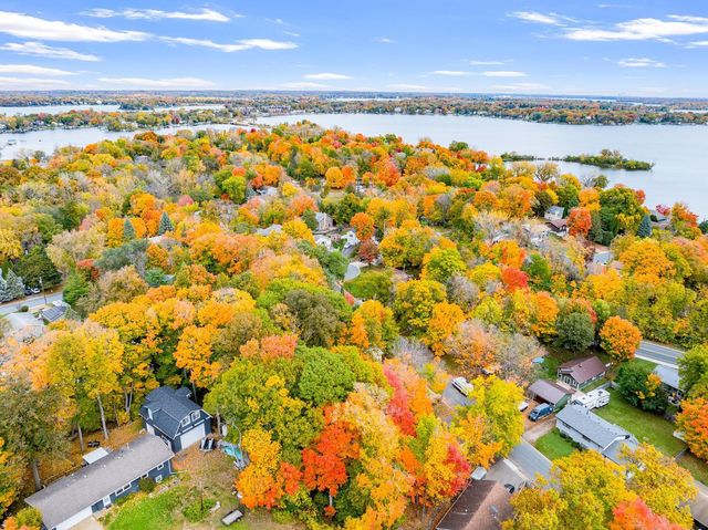 3041 Inverness Lane, Mound, MN 55364