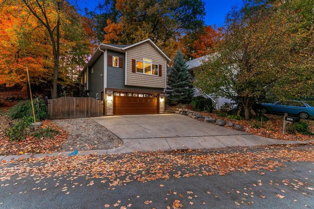 3041 Inverness Lane, Mound, MN 55364