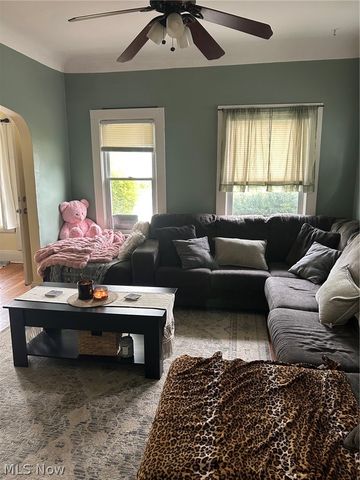 1200 Cook Avenue, Lakewood, OH 44107